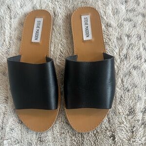 Steve Madden Black and Tan Slide Mules